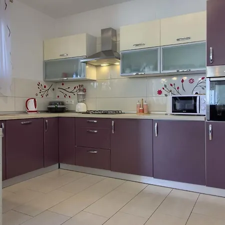 Holiday home Mit Privatpool Fuer 7 Personen Ca 130 Qm In Pula, Istrien Istrische Riviera *