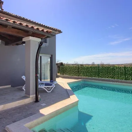 Holiday home Mit Privatpool Fuer 7 Personen Ca 130 Qm In Pula, Istrien Istrische Riviera